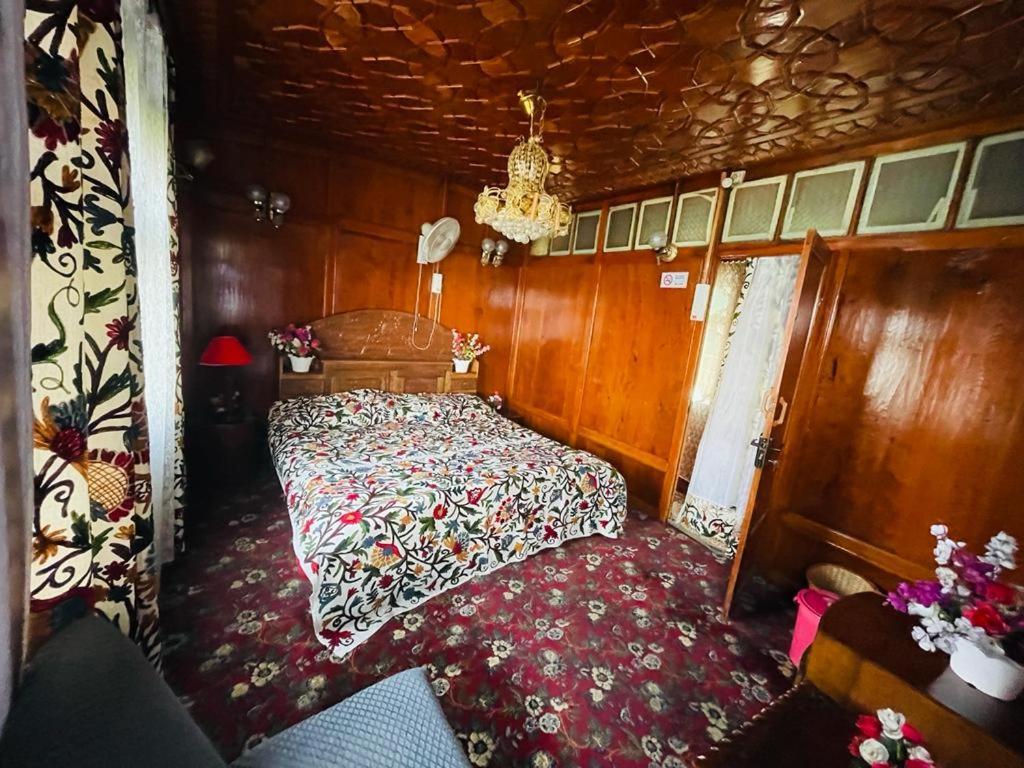 Heaven Breeze Group Of Houseboats Hotel Srinagar  Luaran gambar