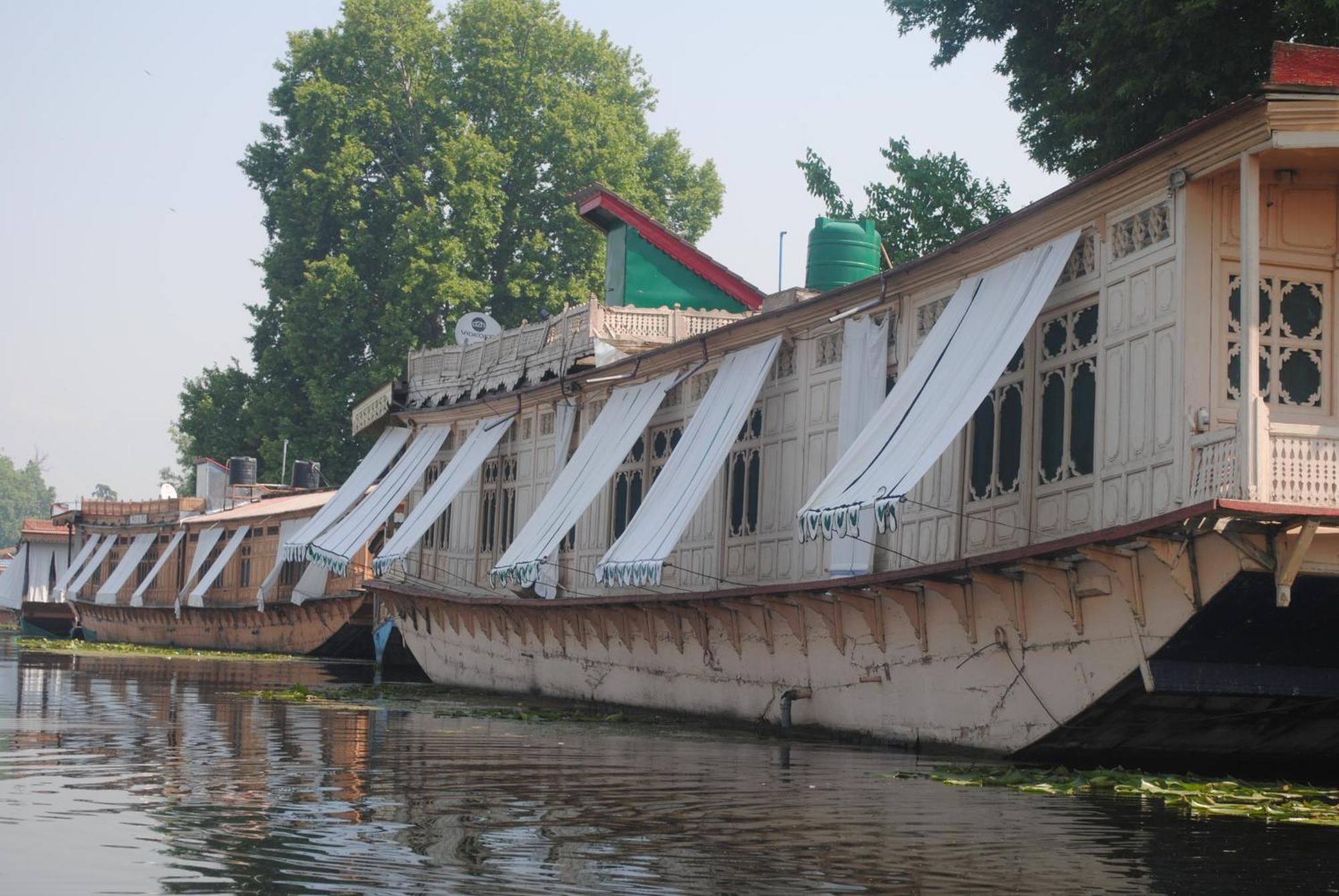 Heaven Breeze Group Of Houseboats Hotel Srinagar  Luaran gambar